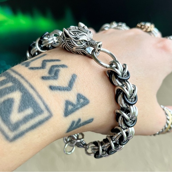 Men or women Handmade maille bracelet wolf head viking celt goth black & silver - Picture 8 of 16